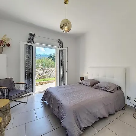 A Guinguetta Bed and Breakfast 3*