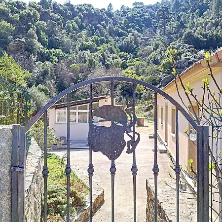 Alojamento de Acomodação e Pequeno-almoço A Guinguetta Venaco (Corsica)